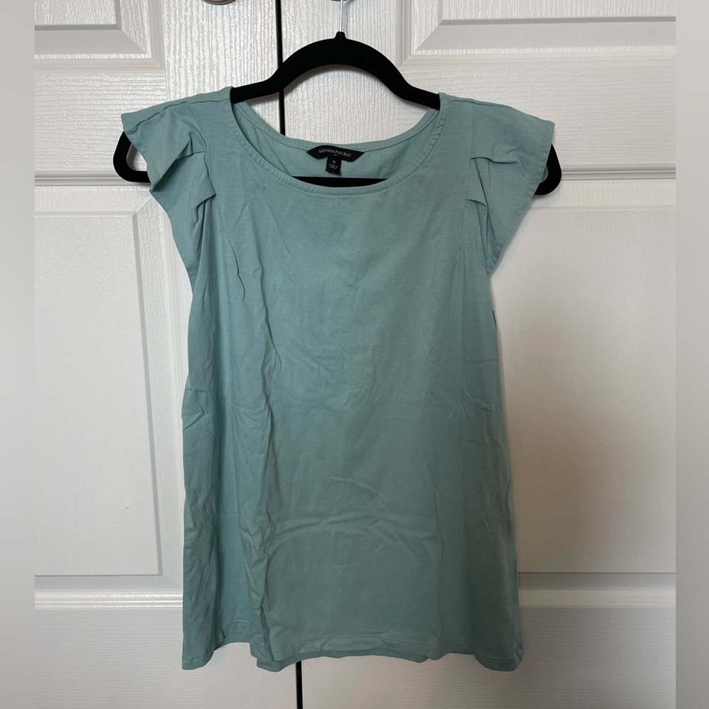 Banana Republic top. Size small.